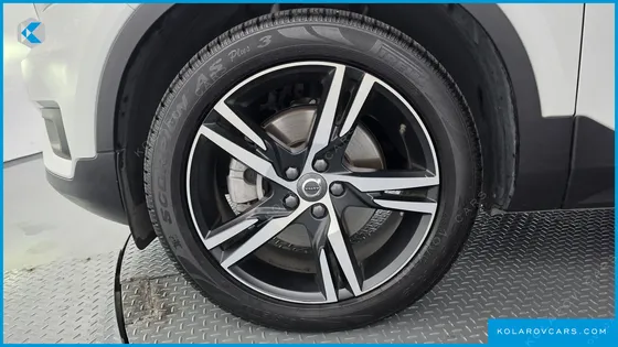 VOLVO XC40 B4 R-DESIGN