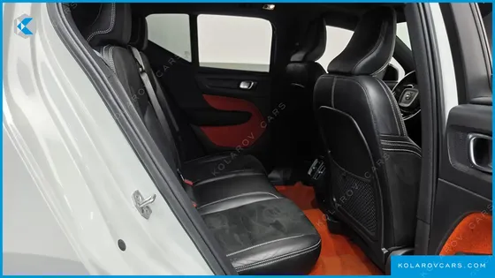 VOLVO XC40 B4 R-DESIGN