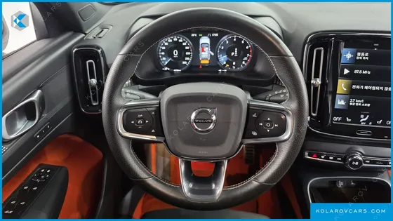 VOLVO XC40 B4 R-DESIGN
