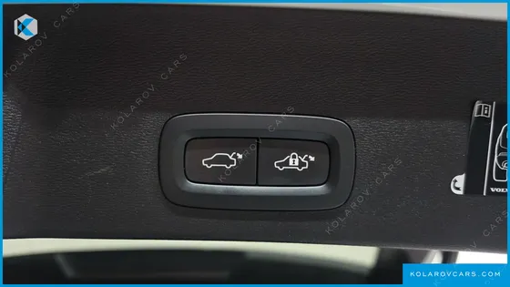 VOLVO XC40 B4 R-DESIGN
