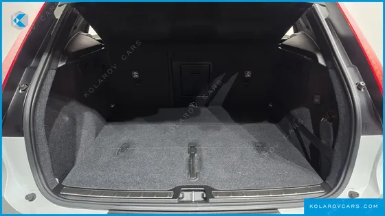 VOLVO XC40 B4 R-DESIGN