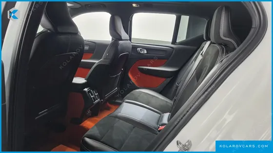 VOLVO XC40 B4 R-DESIGN