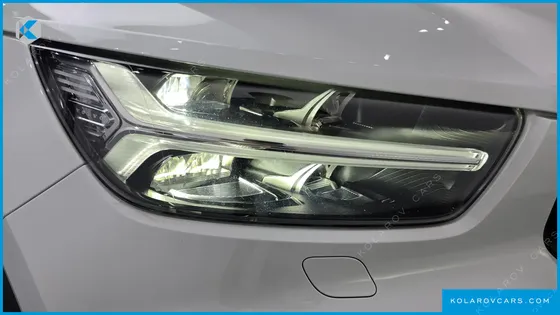 VOLVO XC40 B4 R-DESIGN