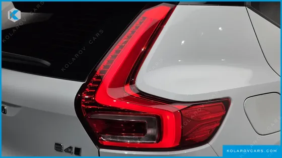 VOLVO XC40 B4 R-DESIGN