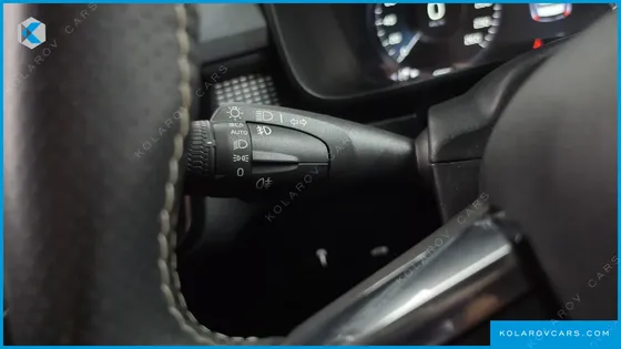 VOLVO XC40 B4 R-DESIGN