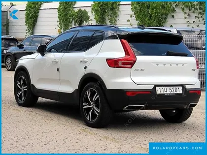 VOLVO XC40 T4 R-DESIGN