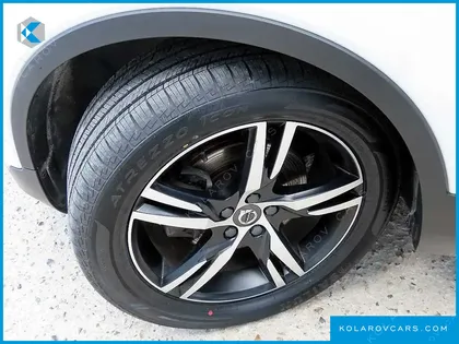 VOLVO XC40 T4 R-DESIGN