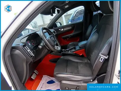 VOLVO XC40 T4 R-DESIGN