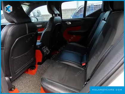 VOLVO XC40 T4 R-DESIGN