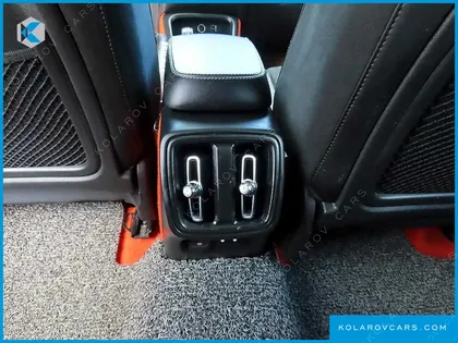 VOLVO XC40 T4 R-DESIGN