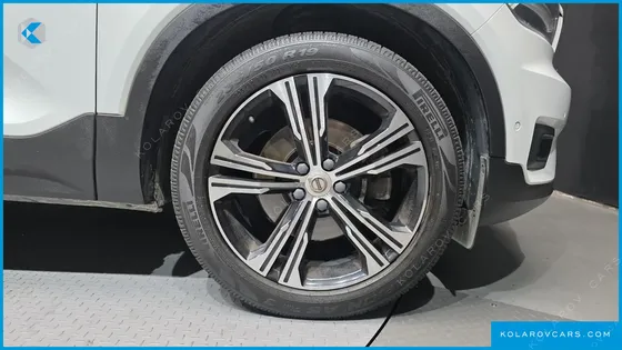 VOLVO XC40 B4 INSCRIPTION