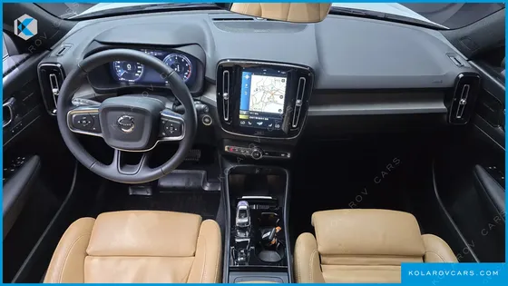 VOLVO XC40 B4 INSCRIPTION