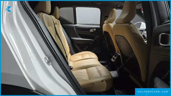 VOLVO XC40 B4 INSCRIPTION