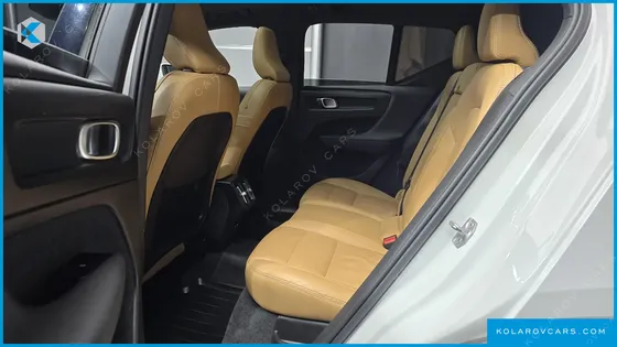 VOLVO XC40 B4 INSCRIPTION