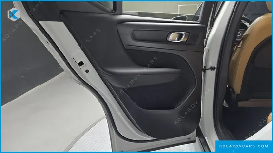 VOLVO XC40 B4 INSCRIPTION