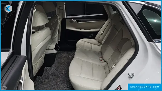 HYUNDAI GRANDEUR LE BLANC
