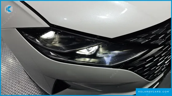 HYUNDAI GRANDEUR LE BLANC