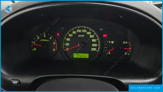 HYUNDAI STAREX 5-SEATER VAN