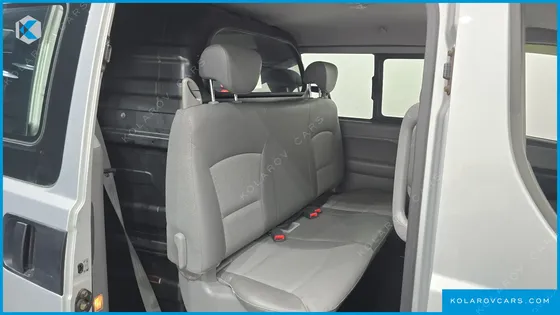 HYUNDAI STAREX 5-SEATER VAN