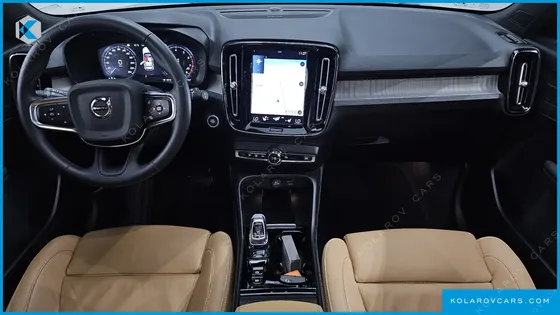 VOLVO XC40 B4 INSCRIPTION