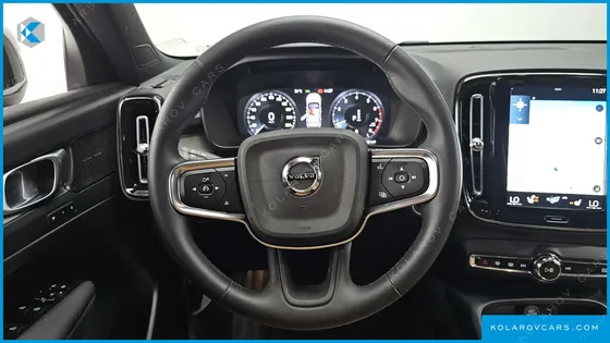 VOLVO XC40 B4 INSCRIPTION