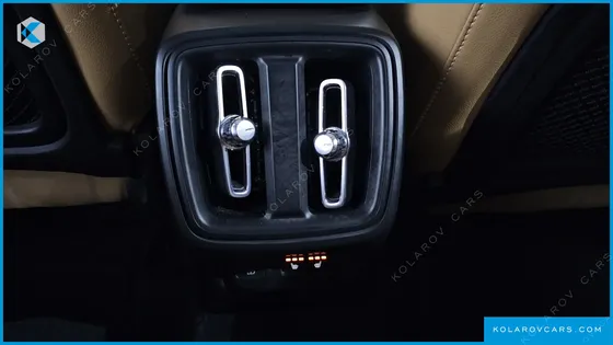 VOLVO XC40 B4 INSCRIPTION