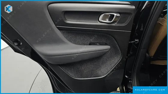 VOLVO XC40 B4 INSCRIPTION