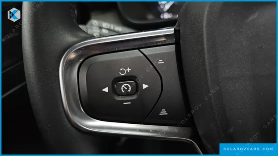 VOLVO XC40 B4 INSCRIPTION