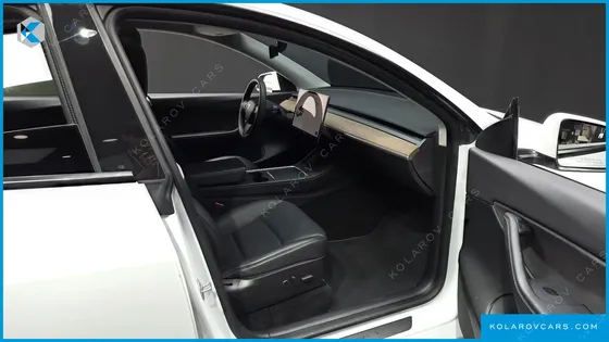 TESLA MODEL Y STANDARD RANGE RWD
