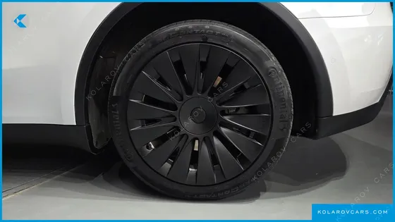 TESLA MODEL Y STANDARD RANGE RWD