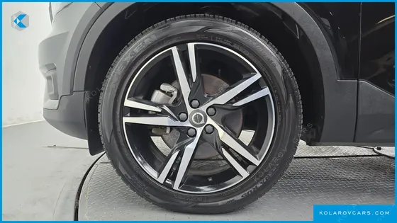VOLVO XC40 B4 R-DESIGN