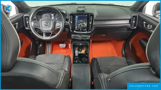 VOLVO XC40 B4 R-DESIGN
