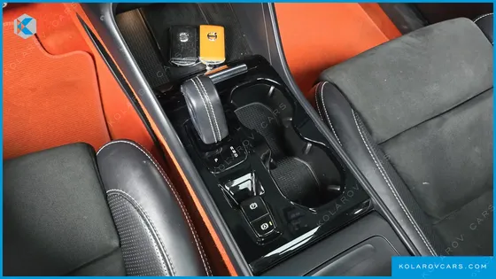 VOLVO XC40 B4 R-DESIGN