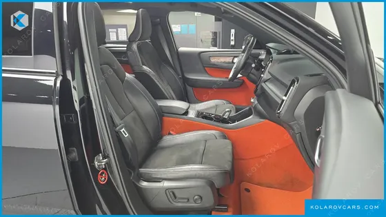 VOLVO XC40 B4 R-DESIGN