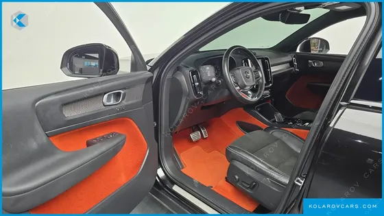 VOLVO XC40 B4 R-DESIGN