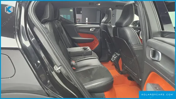 VOLVO XC40 B4 R-DESIGN