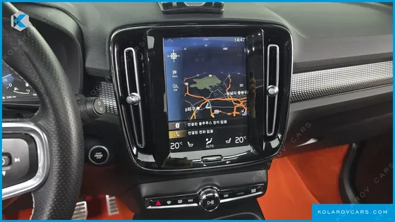 VOLVO XC40 B4 R-DESIGN