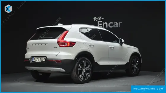 VOLVO XC40 B4 INSCRIPTION
