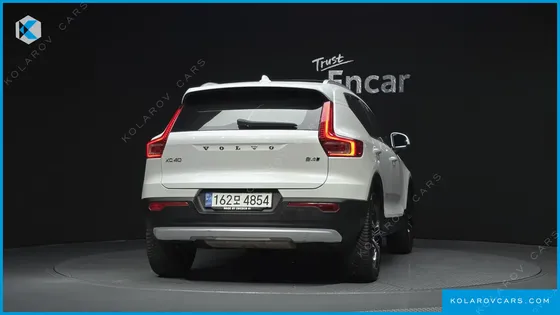 VOLVO XC40 B4 INSCRIPTION