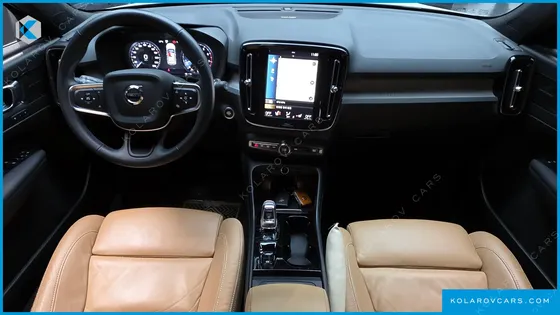 VOLVO XC40 B4 INSCRIPTION