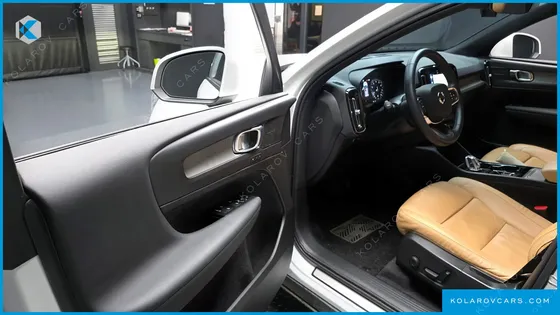 VOLVO XC40 B4 INSCRIPTION