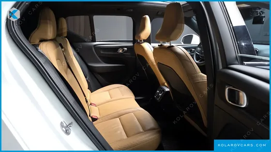 VOLVO XC40 B4 INSCRIPTION