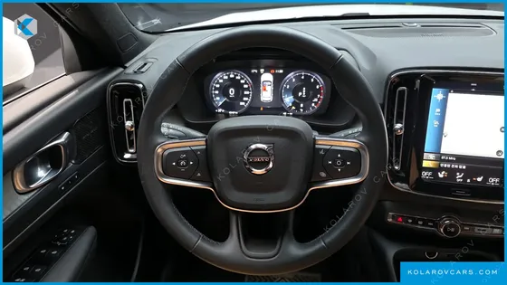 VOLVO XC40 B4 INSCRIPTION