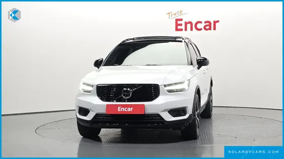 VOLVO XC40 T4 R-DESIGN