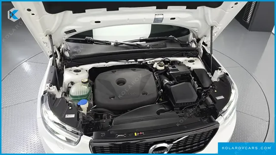 VOLVO XC40 T4 R-DESIGN