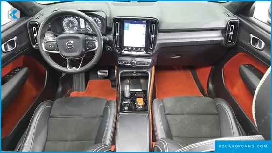 VOLVO XC40 T4 R-DESIGN
