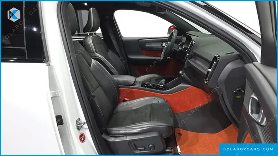 VOLVO XC40 T4 R-DESIGN