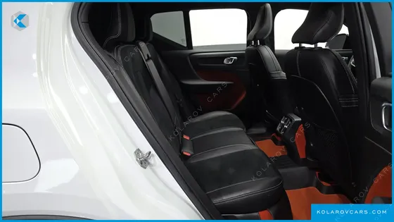 VOLVO XC40 T4 R-DESIGN