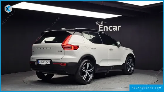 VOLVO XC40 B4 R-DESIGN
