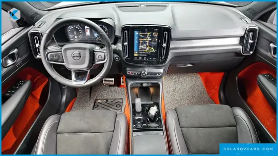 VOLVO XC40 B4 R-DESIGN
